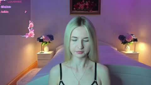Snapshot of julieblazex chatting on June 19, 2026, 8:34 pm julieblazex online show from June 19, 2026, 8:34 pm