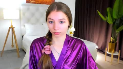 Snapshot of juliedaniel chatting on September 25, 2025, 8:18 am juliedaniel online show from September 25, 2025, 8:18 am