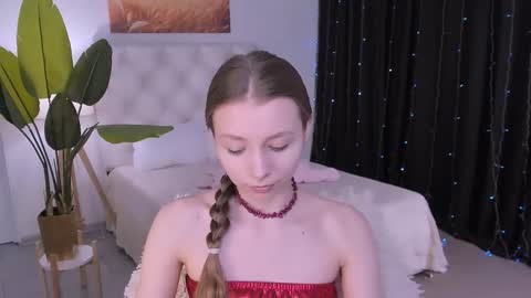 Snapshot of juliedaniel chatting on March 18, 2026, 8:17 am juliedaniel online show from March 18, 2026, 8:17 am