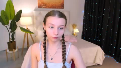 Snapshot of juliedaniel chatting on April 15, 2026, 8:21 am juliedaniel online show from April 15, 2026, 8:21 am