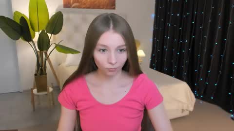 Snapshot of juliedaniel chatting on April 21, 2026, 8:42 am juliedaniel online show from April 21, 2026, 8:42 am