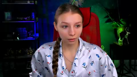 Snapshot of juliedaniel chatting on April 30, 2026, 4:19 am juliedaniel online show from April 30, 2026, 4:19 am
