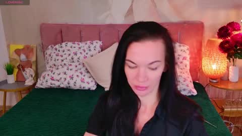 juliehill online show from February 5, 2026, 7:35 am