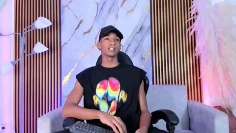 Julien online show from September 29, 2025, 12:10 pm