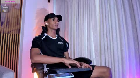 Julien online show from November 14, 2025, 12:15 pm