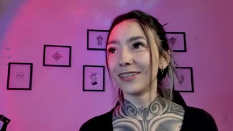 Snapshot of juliet_sourire chatting on December 7, 2024, 3:36 am juliet_sourire online show from December 7, 2024, 3:36 am