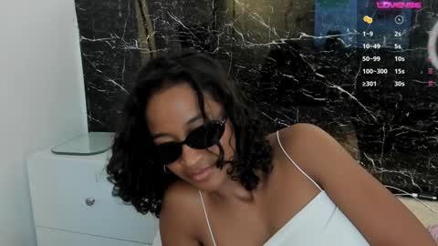 Juli online show from February 1, 2025, 5:16 pm