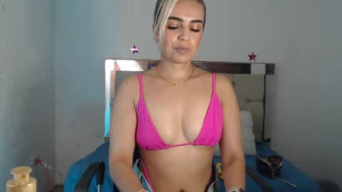 Snapshot of julieta__fox_ chatting on February 26, 2025, 11:04 pm julieta__fox_ online show from February 26, 2025, 11:04 pm