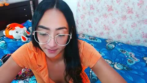 Snapshot of julieta_art1 chatting on December 4, 2024, 12:41 am julieta art1 online show from December 4, 2024, 12:41 am