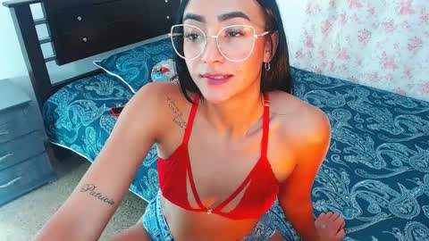 Snapshot of julieta_art1 chatting on December 10, 2024, 11:19 pm julieta art1 online show from December 10, 2024, 11:19 pm