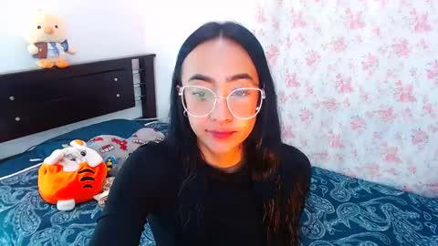 Snapshot of julieta_art1 chatting on January 15, 2025, 1:56 am julieta art1 online show from January 15, 2025, 1:56 am