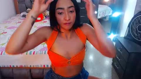 Snapshot of julieta_art1 chatting on February 4, 2025, 11:06 pm julieta art1 online show from February 4, 2025, 11:06 pm