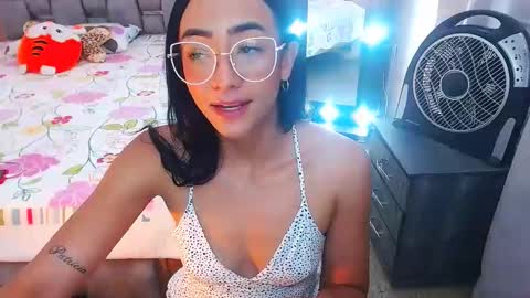 Snapshot of julieta_art1 chatting on February 8, 2025, 10:51 pm julieta art1 online show from February 8, 2025, 10:51 pm