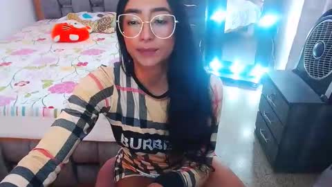 Snapshot of julieta_art1 chatting on February 9, 2025, 8:02 pm julieta art1 online show from February 9, 2025, 8:02 pm