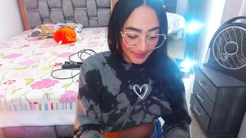Snapshot of julieta_art1 chatting on February 18, 2025, 9:20 pm julieta art1 online show from February 18, 2025, 9:20 pm