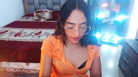 Snapshot of julieta_art1 chatting on February 21, 2025, 10:26 pm julieta art1 online show from February 21, 2025, 10:26 pm