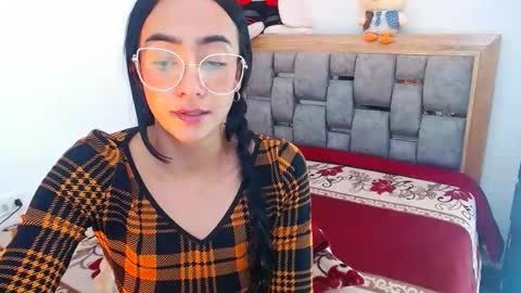 Snapshot of julieta_art1 chatting on February 22, 2025, 10:42 pm julieta art1 online show from February 22, 2025, 10:42 pm
