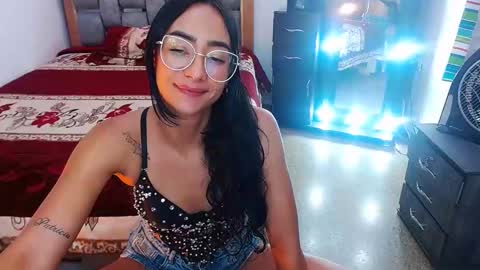 Snapshot of julieta_art1 chatting on February 24, 2025, 9:20 pm julieta art1 online show from February 24, 2025, 9:20 pm