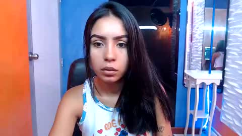 Snapshot of julieta_fn chatting on November 1, 2025, 1:35 pm julieta_fn online show from November 1, 2025, 1:35 pm