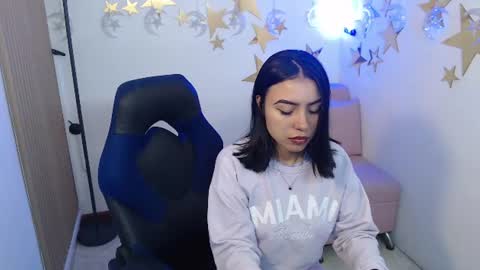 Snapshot of julieta_fn chatting on June 30, 2026, 2:07 pm julieta_fn online show from June 30, 2026, 2:07 pm