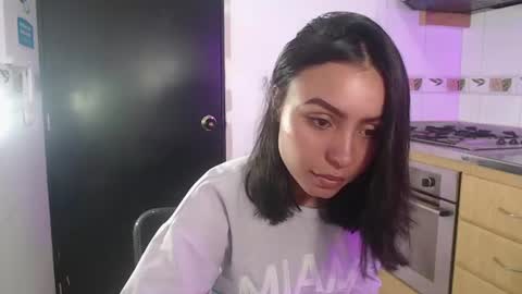 Snapshot of julieta_fn chatting on July 7, 2026, 1:04 pm julieta_fn online show from July 7, 2026, 1:04 pm