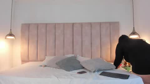 Julieta online show from November 12, 2025, 3:18 am