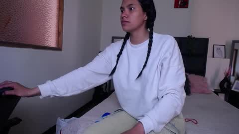 Snapshot of julieta_parker7 chatting on February 17, 2026, 5:19 pm Julieta online show from February 17, 2026, 5:19 pm