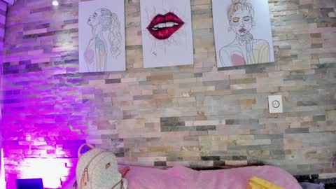 Snapshot of julieta_parker_ chatting on December 11, 2024, 10:06 pm Julieta online show from December 11, 2024, 10:06 pm