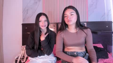 Snapshot of julieta_parker_ chatting on January 29, 2025, 1:38 pm Julieta online show from January 29, 2025, 1:38 pm