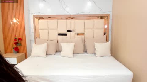     online show from October 9, 2025, 10:30 pm