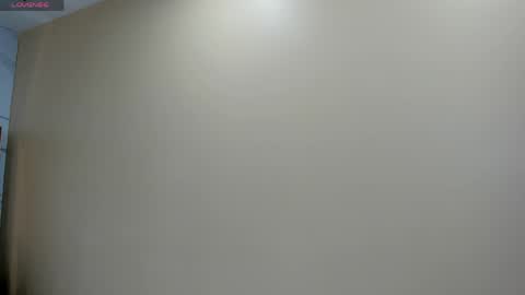     online show from April 17, 2026, 10:35 pm