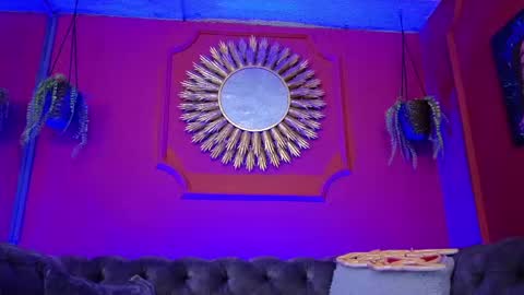  Julieta  online show from April 15, 2026, 11:17 am