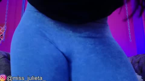  Julieta  online show from May 12, 2026, 12:13 pm