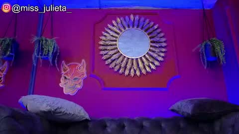  Julieta  online show from May 22, 2026, 11:38 am