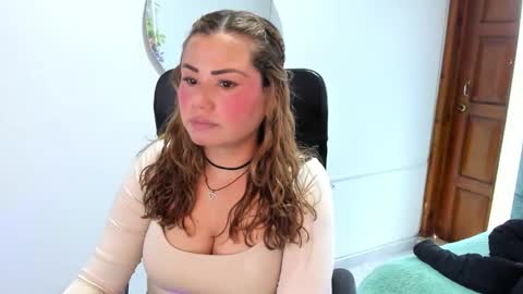 julieta_star69 online show from September 29, 2025, 7:19 pm