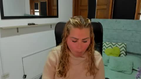 julieta_star69 online show from January 12, 2026, 7:08 pm