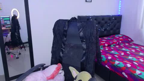 Julieta online show from December 3, 2025, 2:15 pm