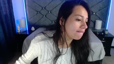 julietacollins06 online show from October 1, 2025, 2:23 pm