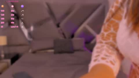 andara velez online show from October 5, 2025, 3:49 am