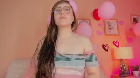Snapshot of julietha_bianco_ chatting on February 15, 2025, 8:43 pm Julietha online show from February 15, 2025, 8:43 pm