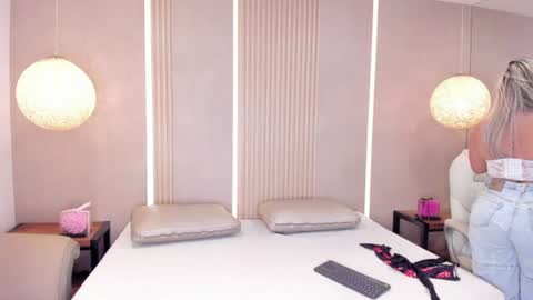 Snapshot of julietha_taylor chatting on August 3, 2026, 3:05 am Julietha online show from August 3, 2026, 3:05 am