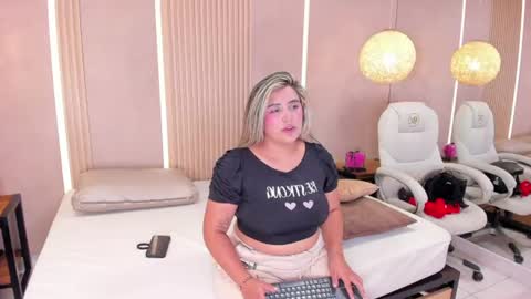 Snapshot of julietha_taylor chatting on August 4, 2026, 2:26 am Julietha online show from August 4, 2026, 2:26 am
