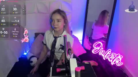 Julieth online show from October 21, 2025, 9:04 pm