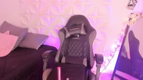 Snapshot of juliethmosss chatting on November 27, 2025, 8:33 pm Julieth online show from November 27, 2025, 8:33 pm