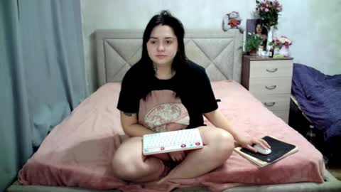 Snapshot of julietkalen chatting on December 9, 2024, 4:34 am Julietkitty online show from December 9, 2024, 4:34 am