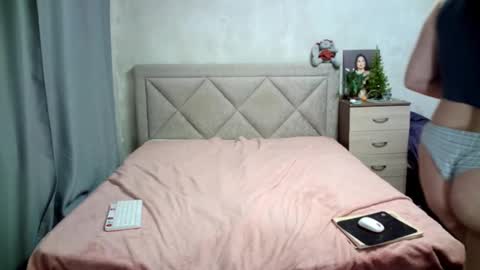 Snapshot of julietkalen chatting on December 20, 2024, 9:54 am Julietkitty online show from December 20, 2024, 9:54 am