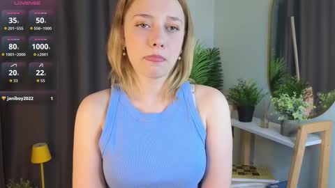 Mia online show from October 12, 2025, 3:05 am