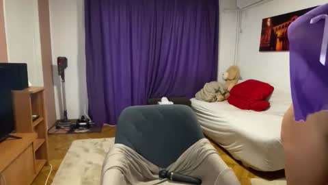 Snapshot of julietterosie chatting on November 23, 2025, 9:42 am Rose online show from November 23, 2025, 9:42 am