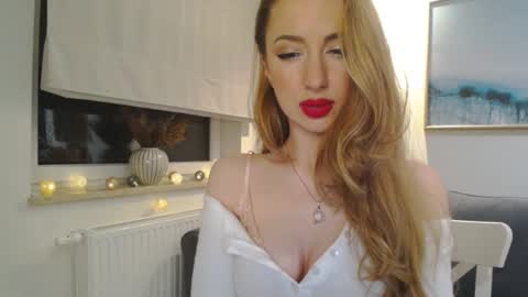 JulietteSensual online show from February 16, 2025, 10:43 pm