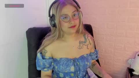 Julieta online show from December 18, 2025, 11:27 am